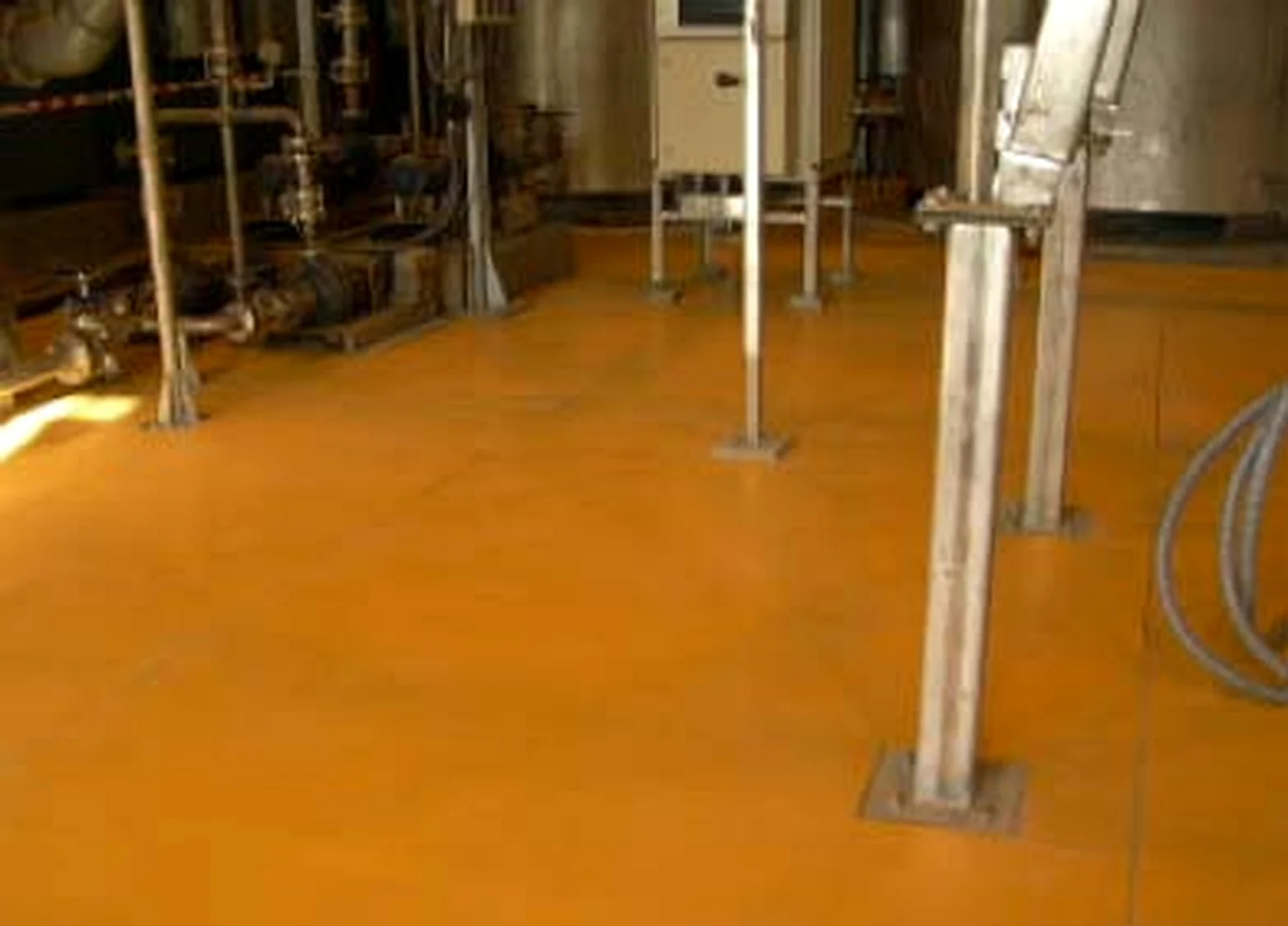 Piso industrial con protección